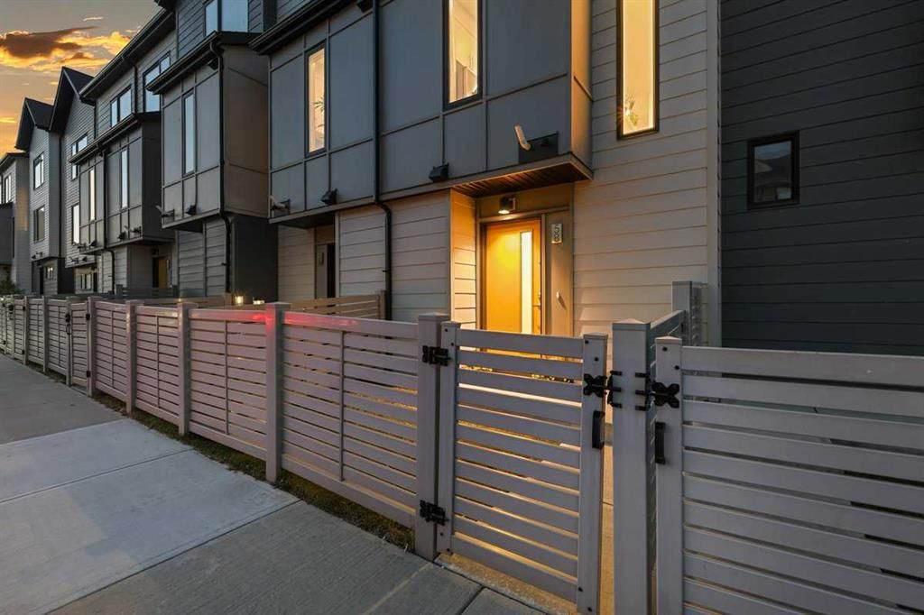 58 Evanscrest Court NW, Calgary — photo 4 of 32