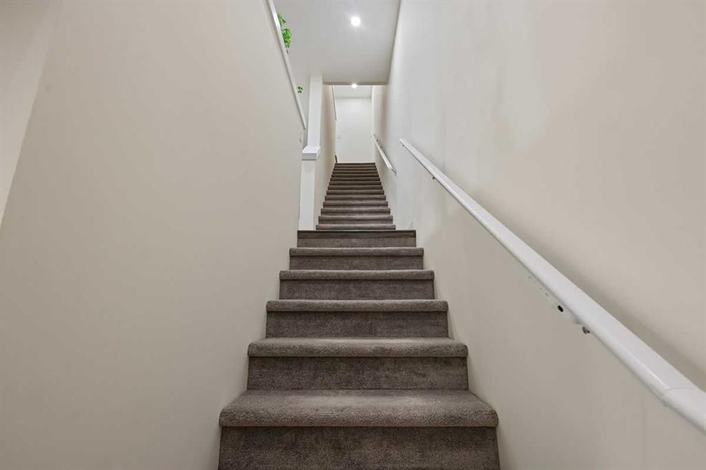 58 Evanscrest Court NW, Calgary — photo 5 of 32