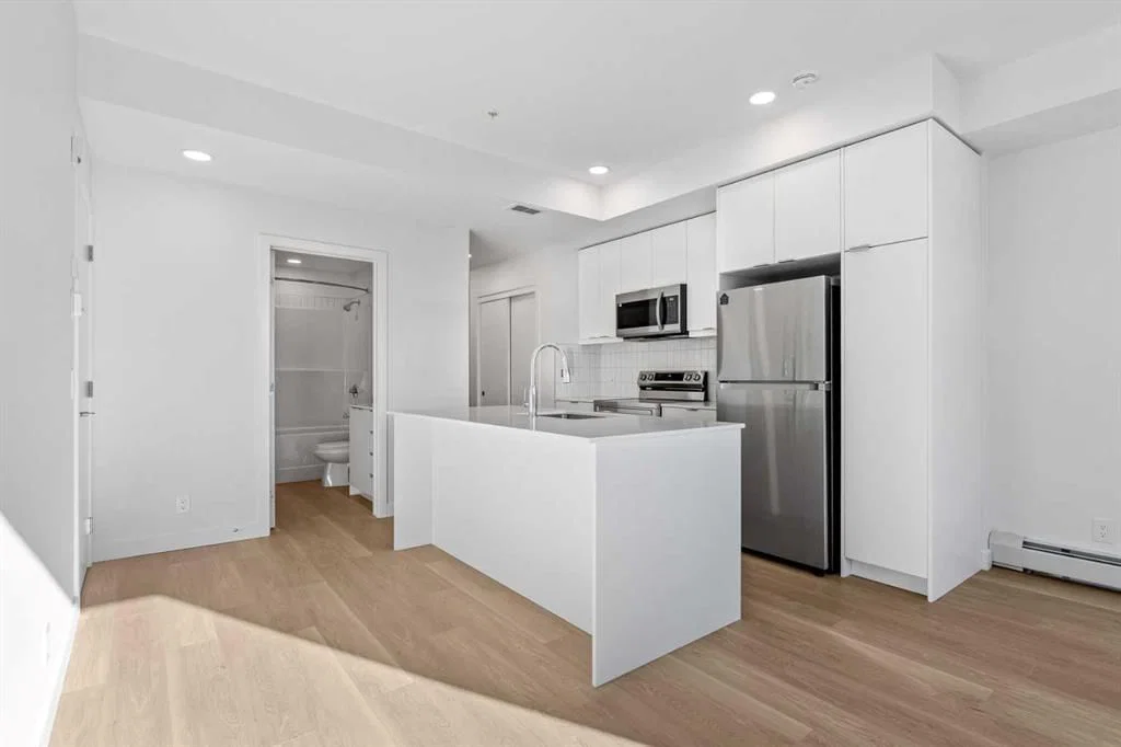 4216, 8500 19 Avenue, Calgary — main listing photo