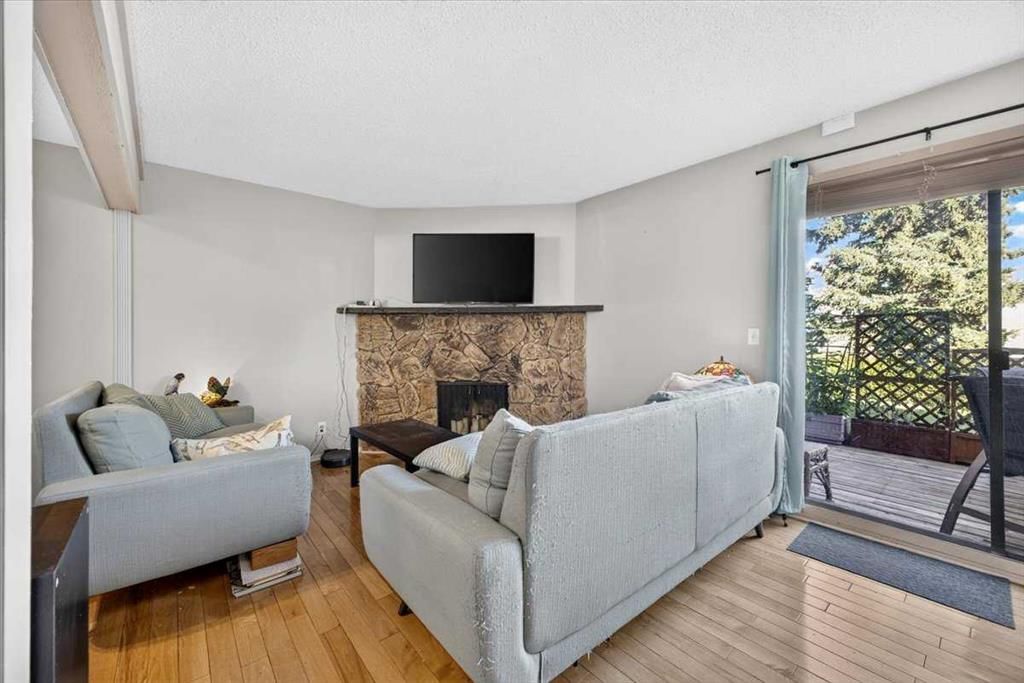 61, 4940 39 Avenue SW, Calgary — photo 4 of 43