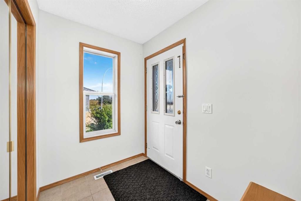 244 Los Alamos Place NE, Calgary — photo 2 of 35