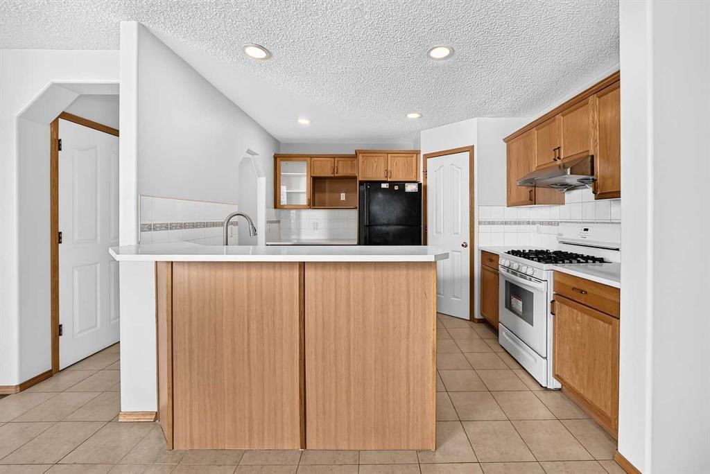 244 Los Alamos Place NE, Calgary — photo 3 of 35