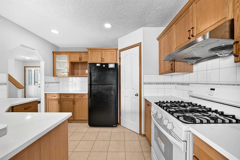 244 Los Alamos Place NE, Calgary — photo 4 of 35