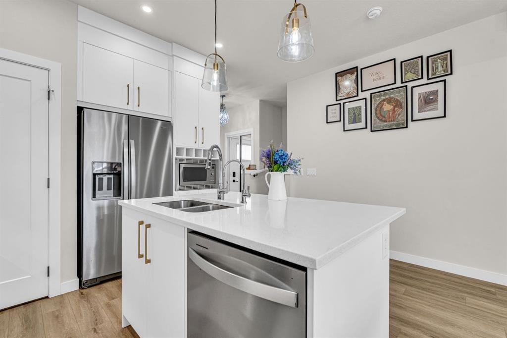 337 Chelsea Hollow, Chestermere — photo 4 of 44
