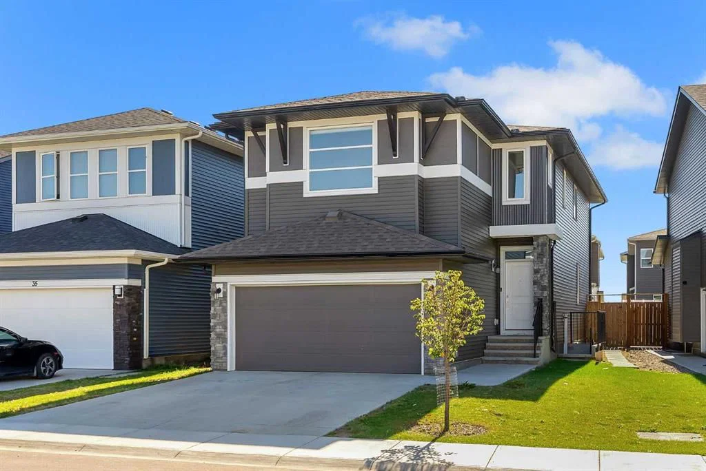 31 Corner Meadows Grove NE, Calgary — photo 3 of 44