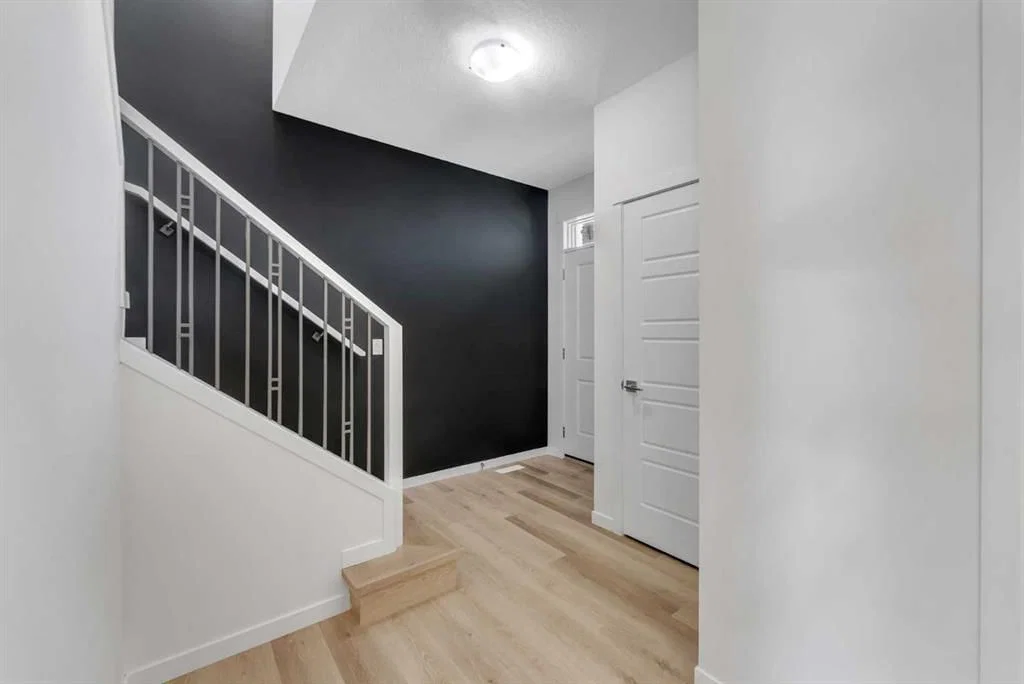 31 Corner Meadows Grove NE, Calgary — photo 4 of 44