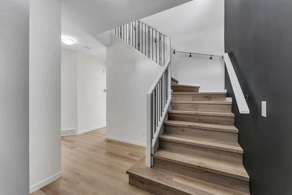 31 Corner Meadows Grove NE, Calgary — photo 5 of 44