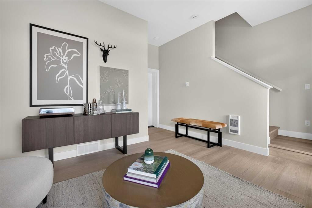 712 Sovereign Common SW, Calgary — photo 4 of 38