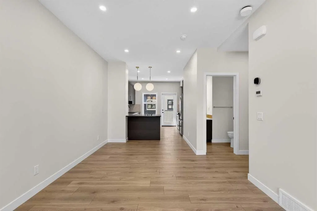 155 Mahogany Gardens SE, Calgary — photo 5 of 17
