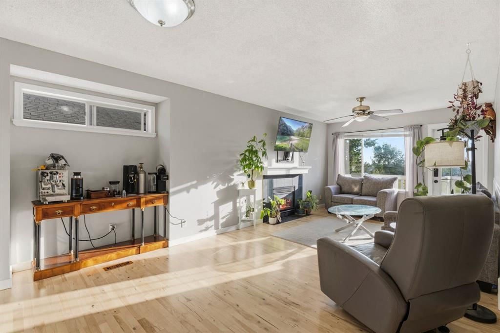 1541 Big Springs Way SE, Airdrie — photo 5 of 33