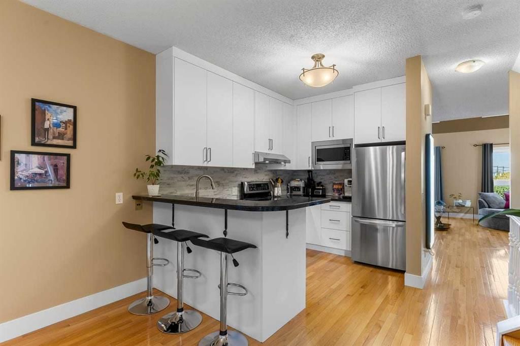 1515 21 Avenue SW, Calgary — photo 5 of 38