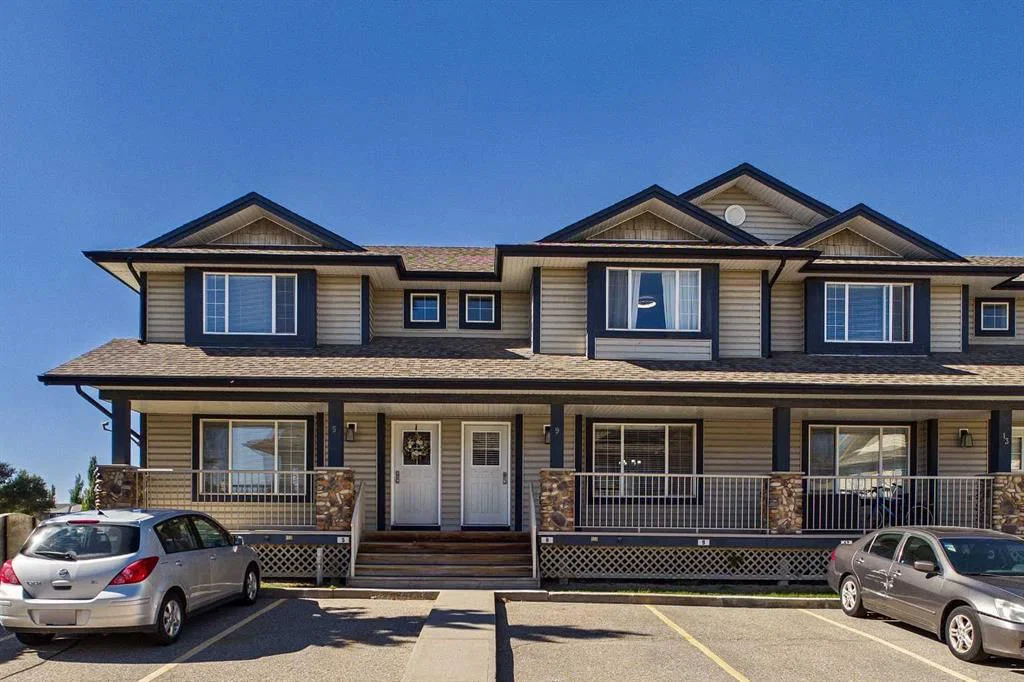 9 Citadel Point NW, Calgary — main listing photo