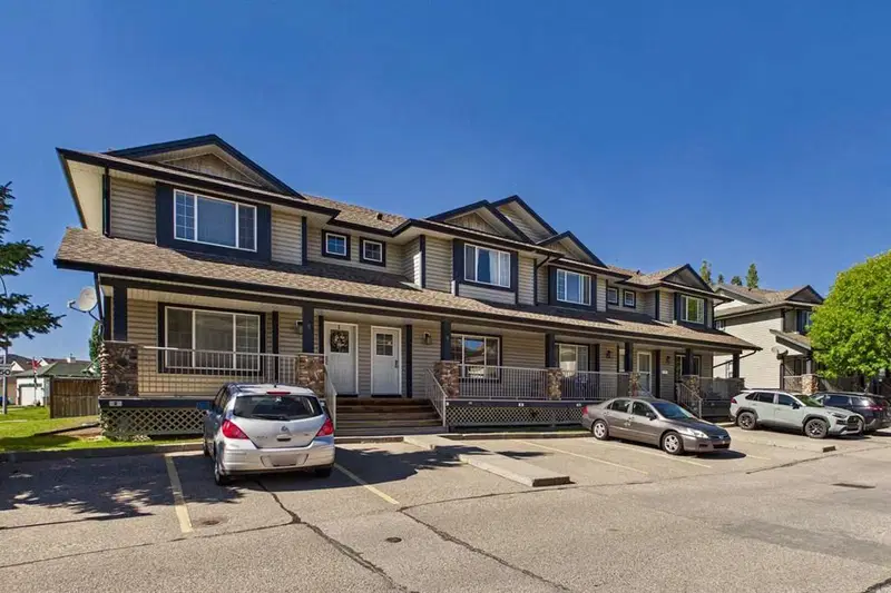 9 Citadel Point NW, Calgary — photo 2 of 39