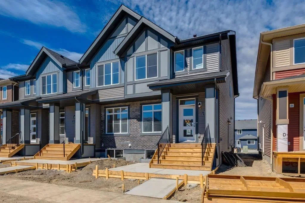 33 Sora Passage SE, Calgary — photo 2 of 20