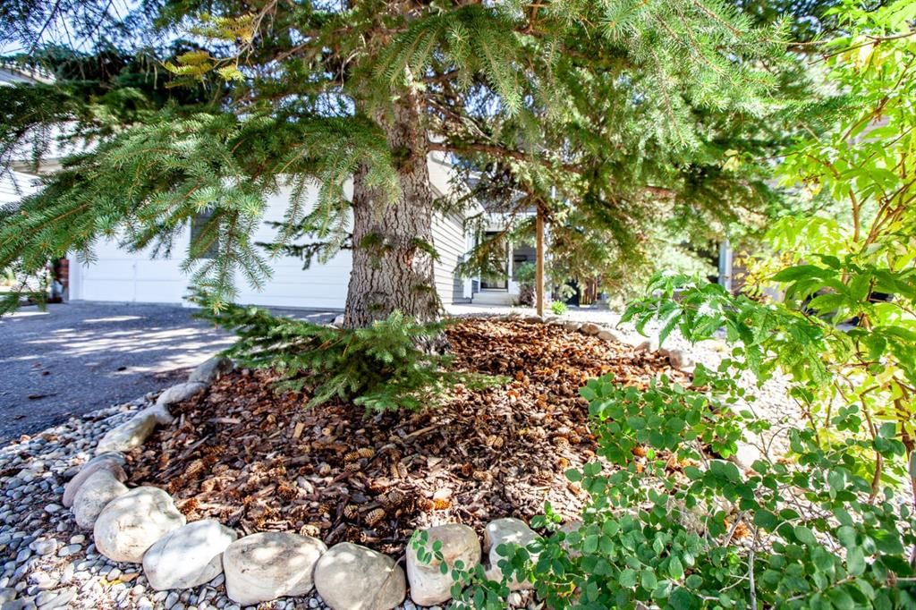 28 Midpark Gardens SE, Calgary — photo 4 of 34