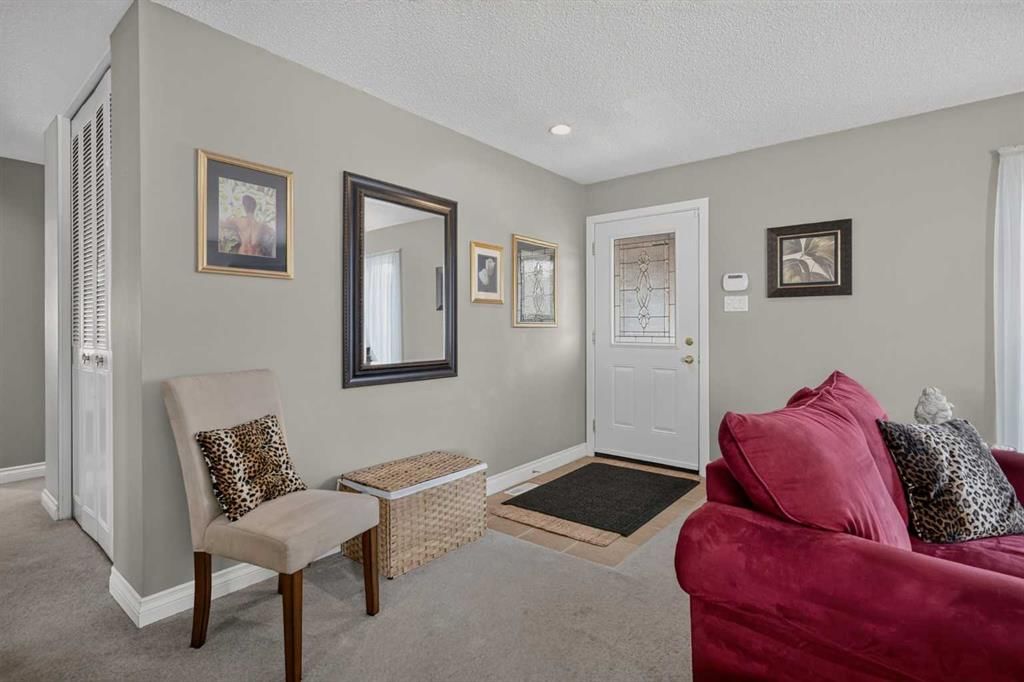 131 Cedarpark Drive SW, Calgary — photo 3 of 50