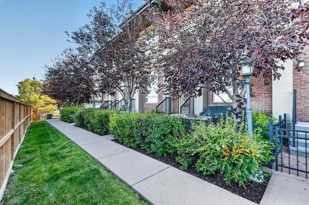 73 Aspen Hills Terrace SW, Calgary — photo 2 of 35