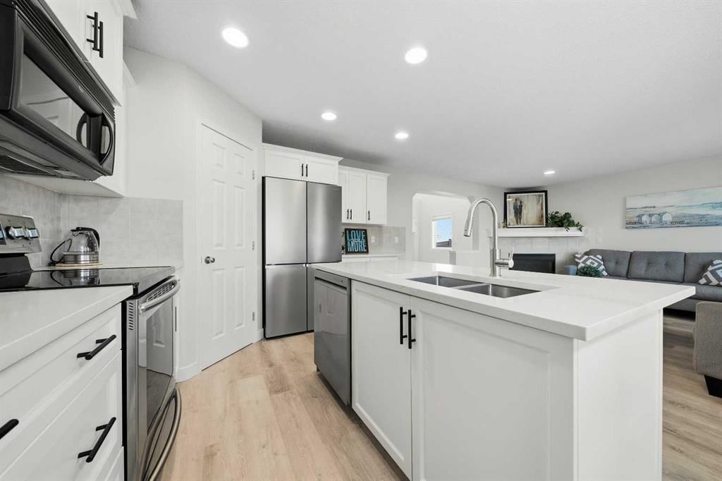 15 Tuscany Reserve Bay NW, Calgary — photo 3 of 50