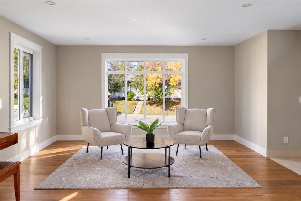 3915 23 Avenue SW, Calgary — photo 4 of 50