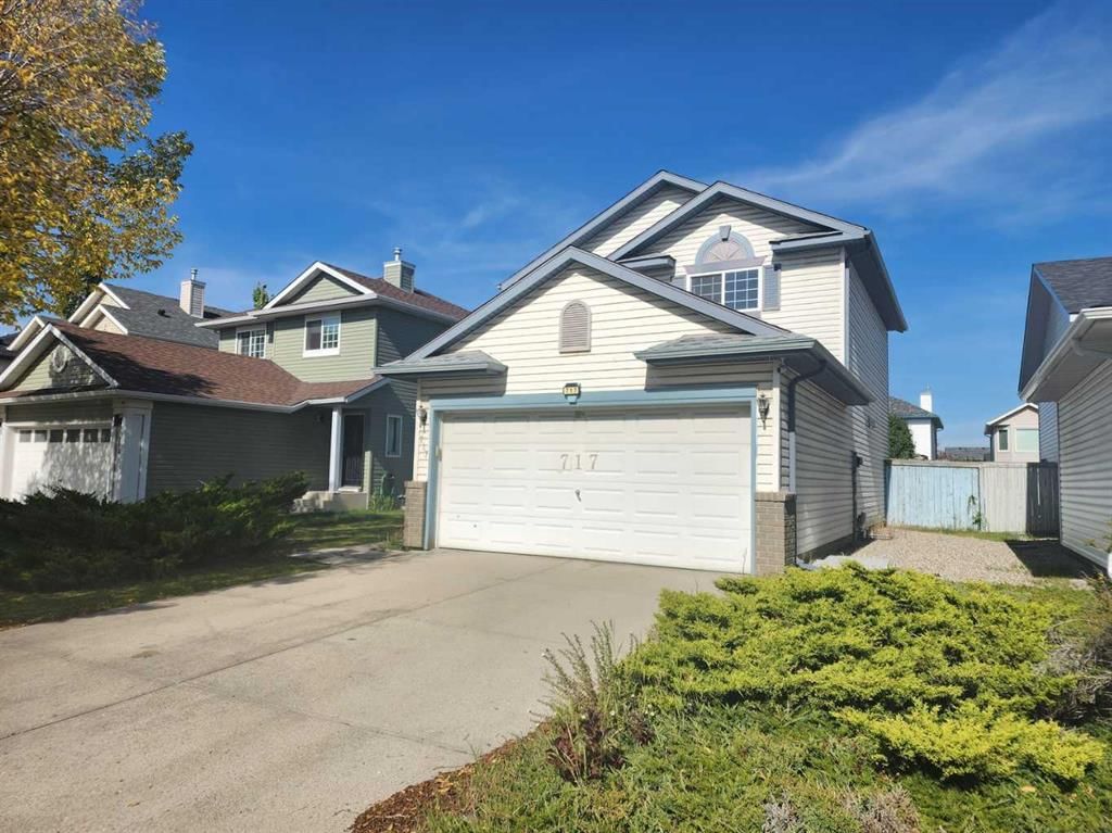 717 Harvest Hills Drive NE, Calgary — photo 2 of 39