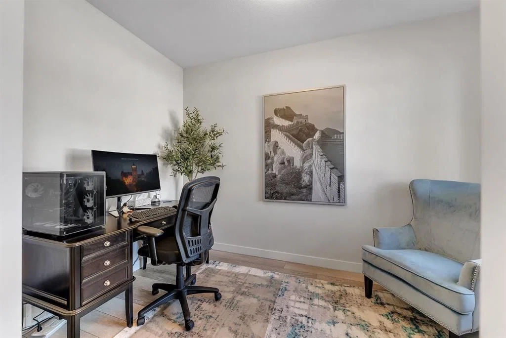 133 Rochester Way NW, Calgary — photo 3 of 45