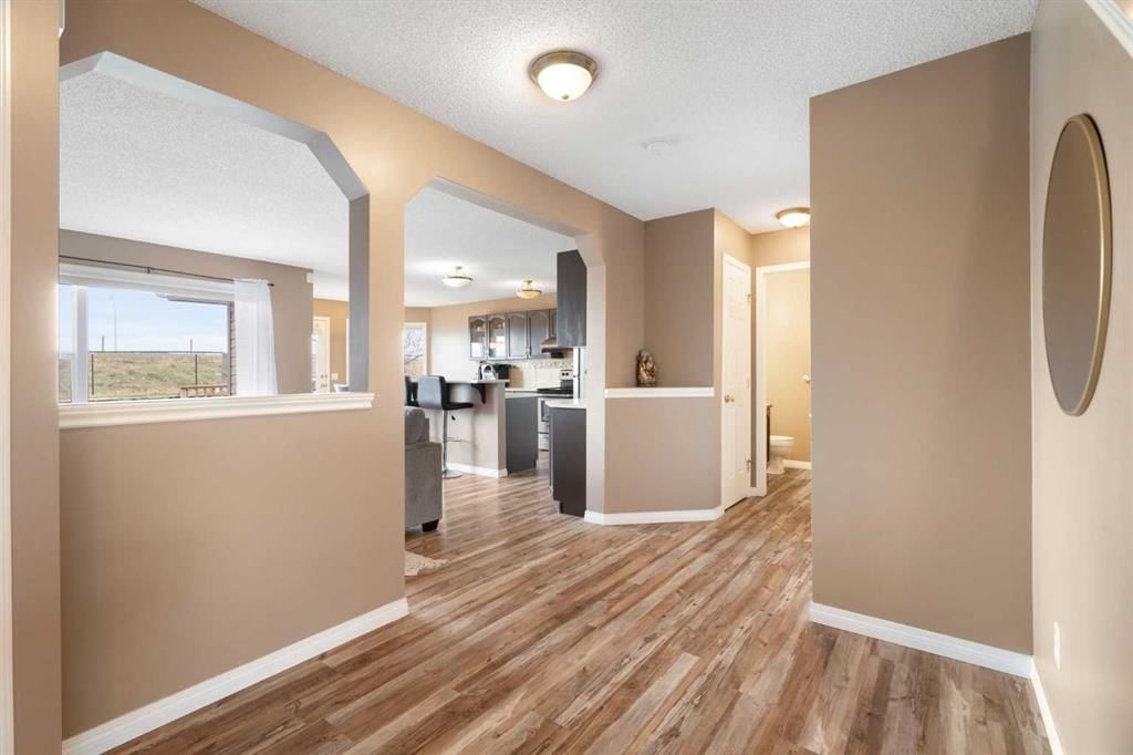 459 Citadel Meadow Bay NW, Calgary — photo 2 of 34