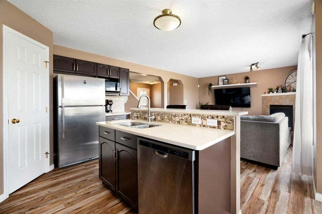 459 Citadel Meadow Bay NW, Calgary — photo 5 of 34