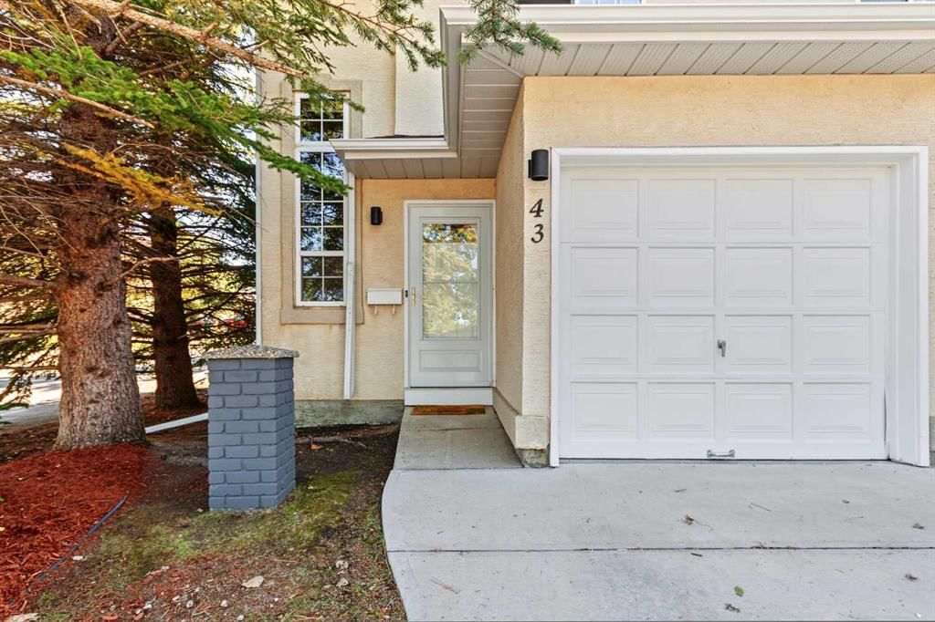 43 Shawinigan Lane SW, Calgary — photo 2 of 30