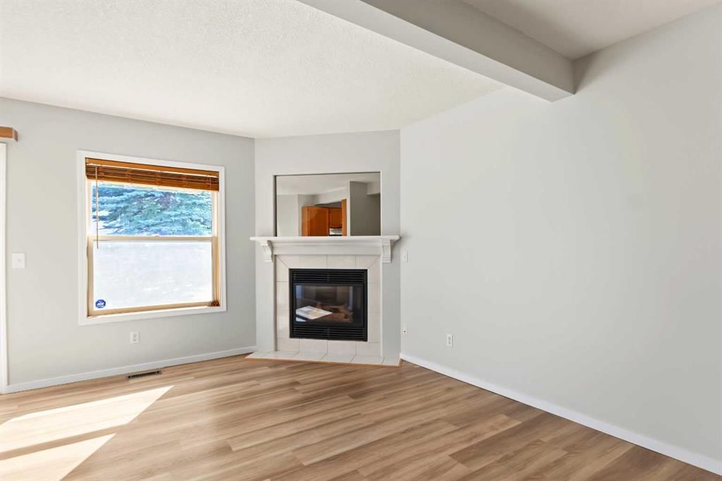 43 Shawinigan Lane SW, Calgary — photo 4 of 30