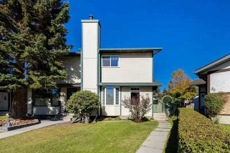 22 Deermeade Bay SE, Calgary — photo 2 of 40