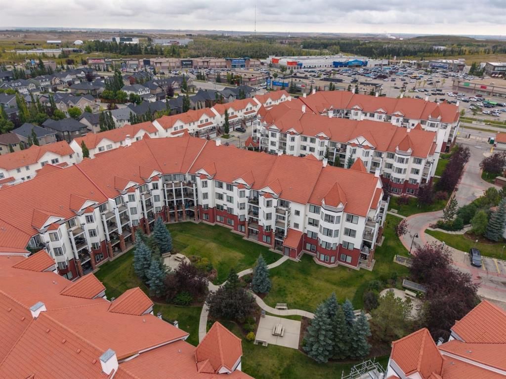 210, 20 Royal Oak Plaza NW, Calgary — photo 3 of 42