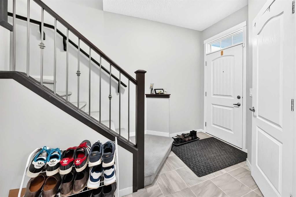 383 Nolan Hill Drive NW, Calgary — photo 3 of 48