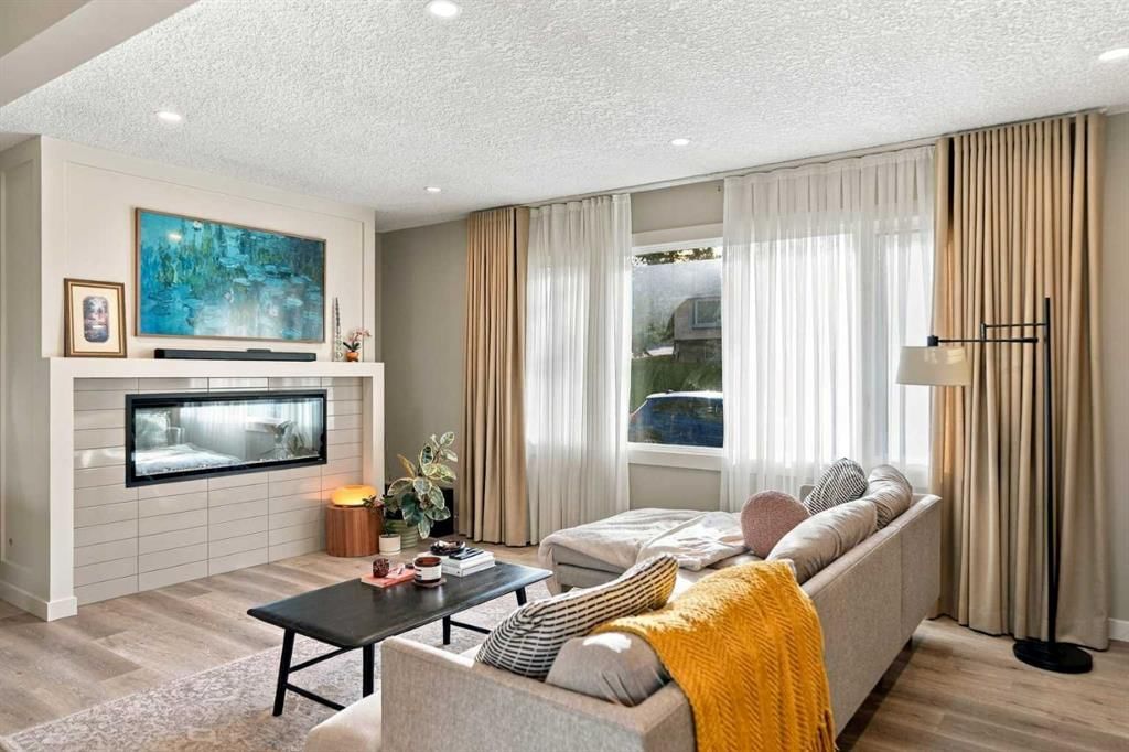 1161 hunterston Hill NW, Calgary — photo 4 of 47