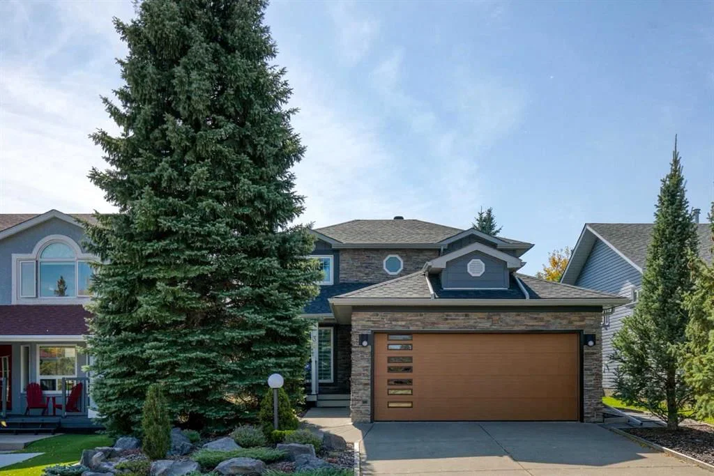 39 Shannon Hill SW, Calgary — main listing photo
