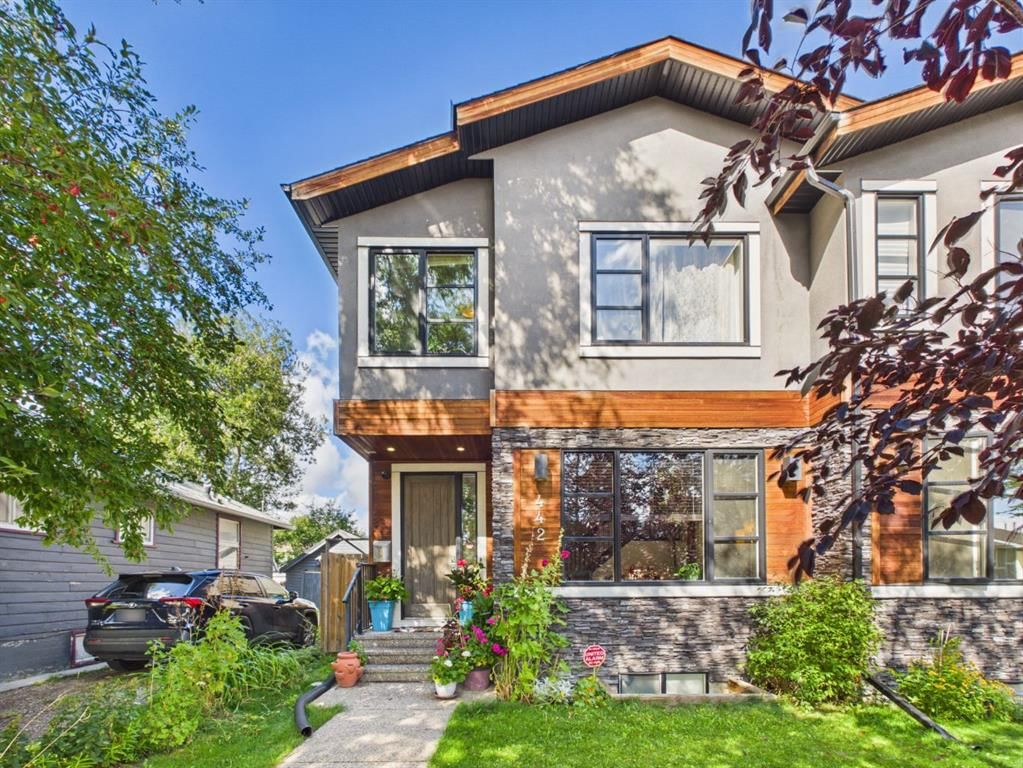 442 23 Avenue NE, Calgary — semi-detached home for sale