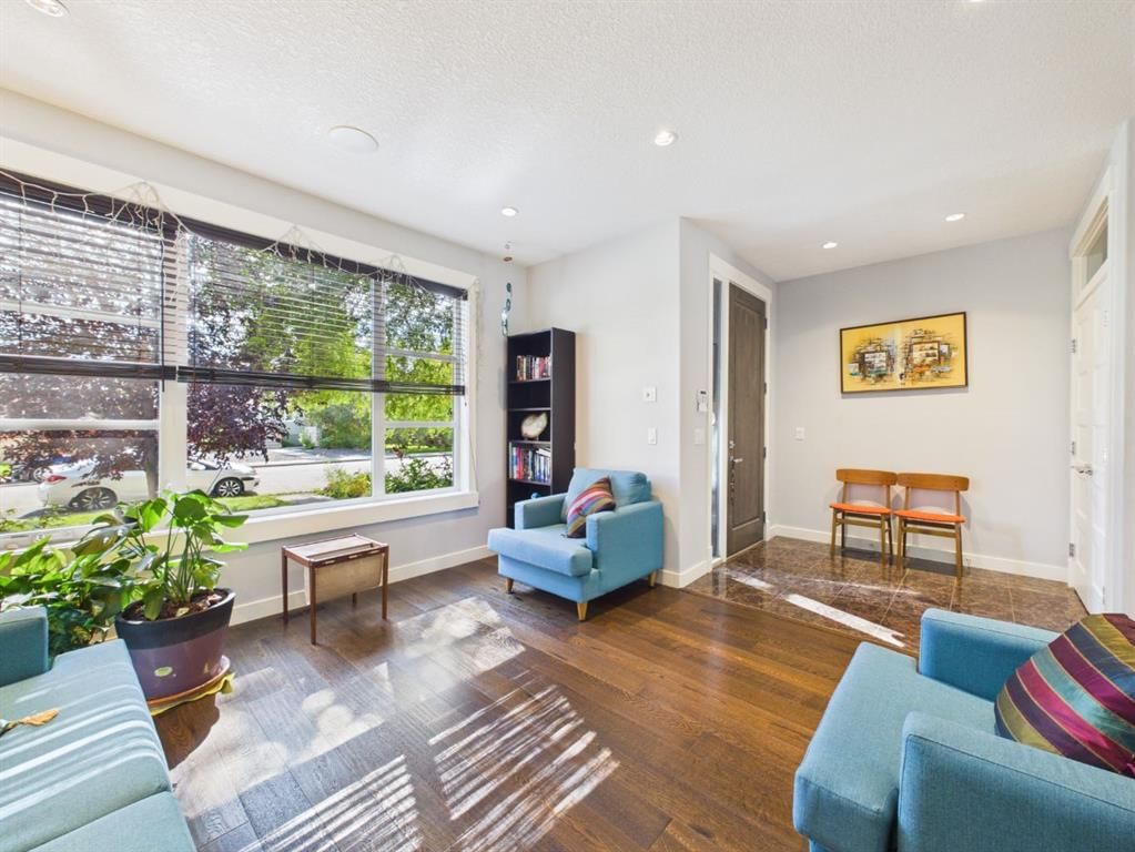 442 23 Avenue NE, Calgary — photo 5 of 48