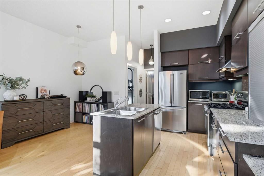 1, 1911 28 Street SW, Calgary — photo 4 of 49