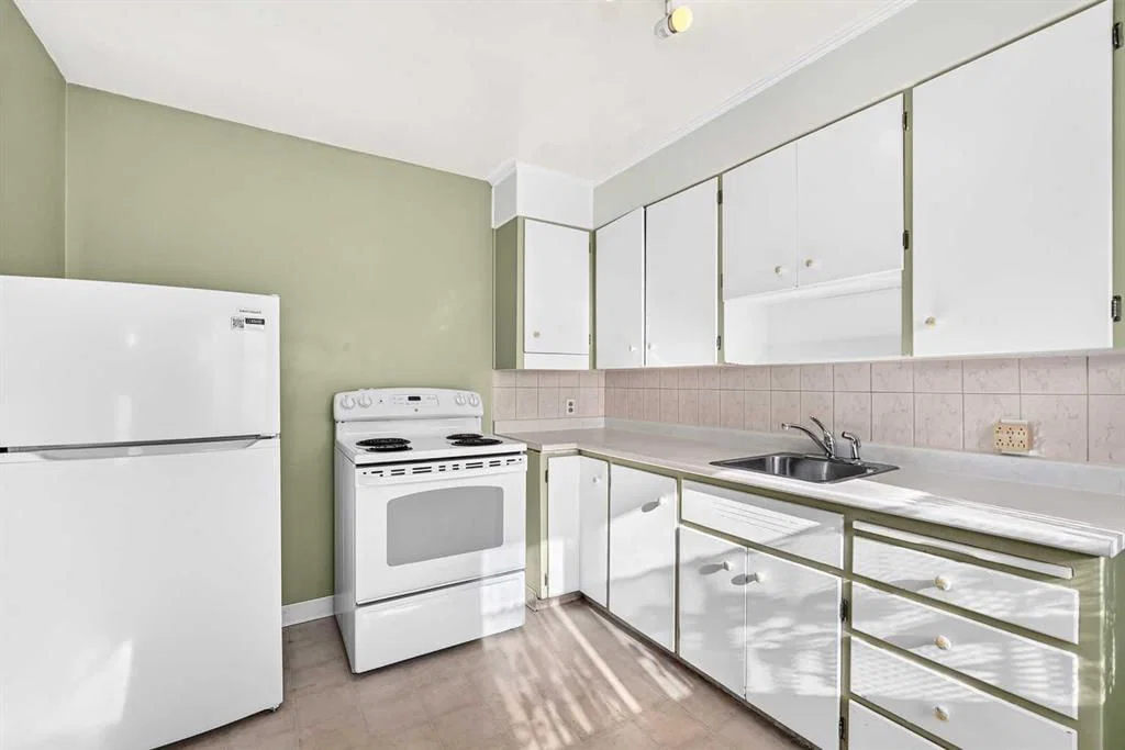5924 Elbow Drive SW, Calgary — photo 5 of 50