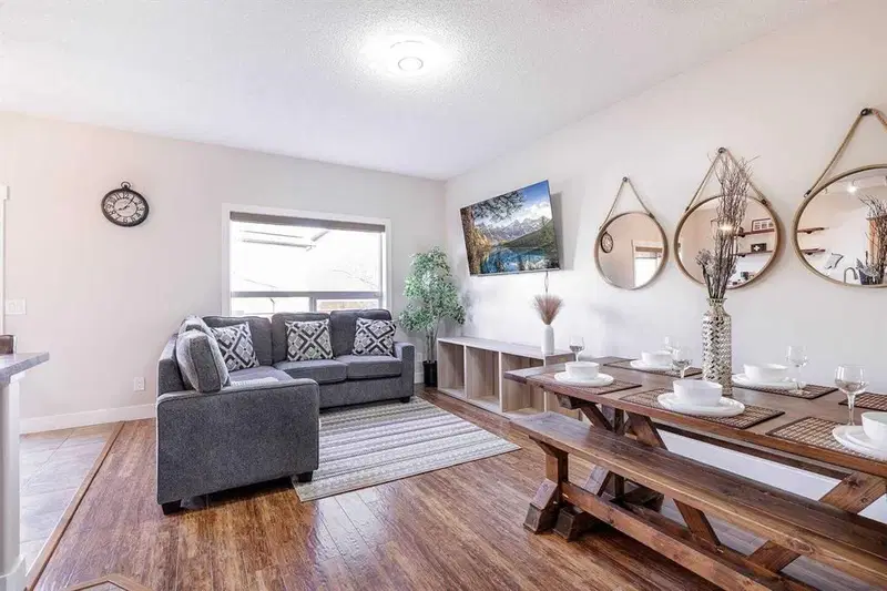 235 Cougar Plateau Way SW, Calgary — photo 2 of 31