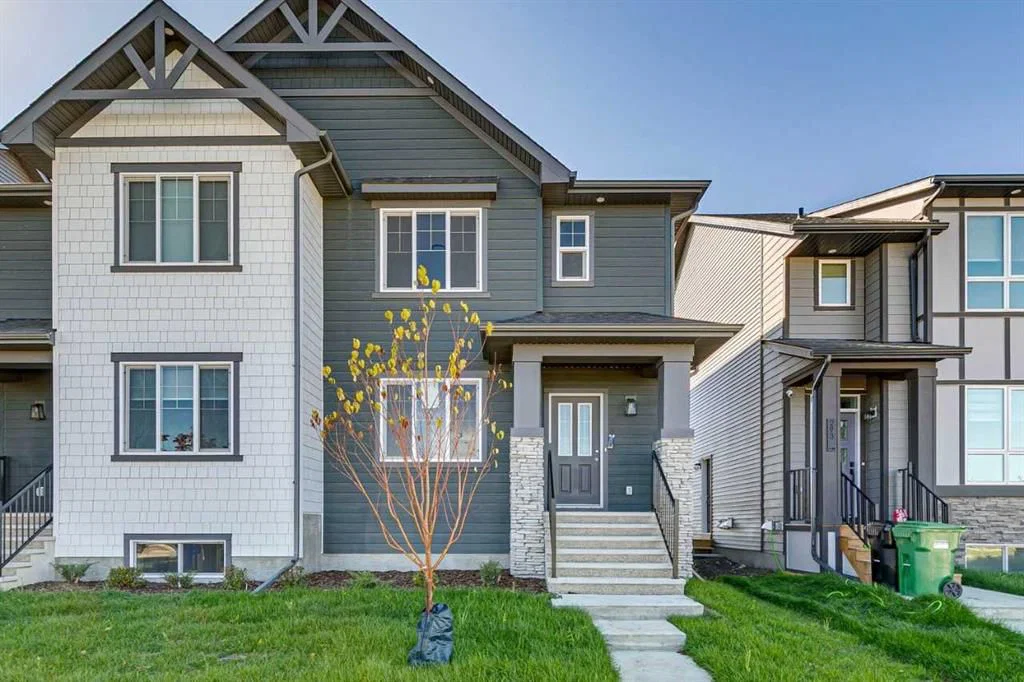 297 Creekside Drive SW, Calgary — photo 3 of 30