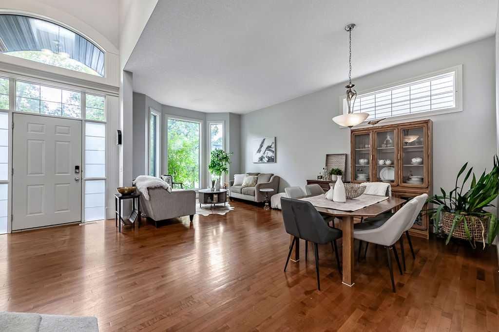 2222 26 Street SW, Calgary — photo 4 of 45