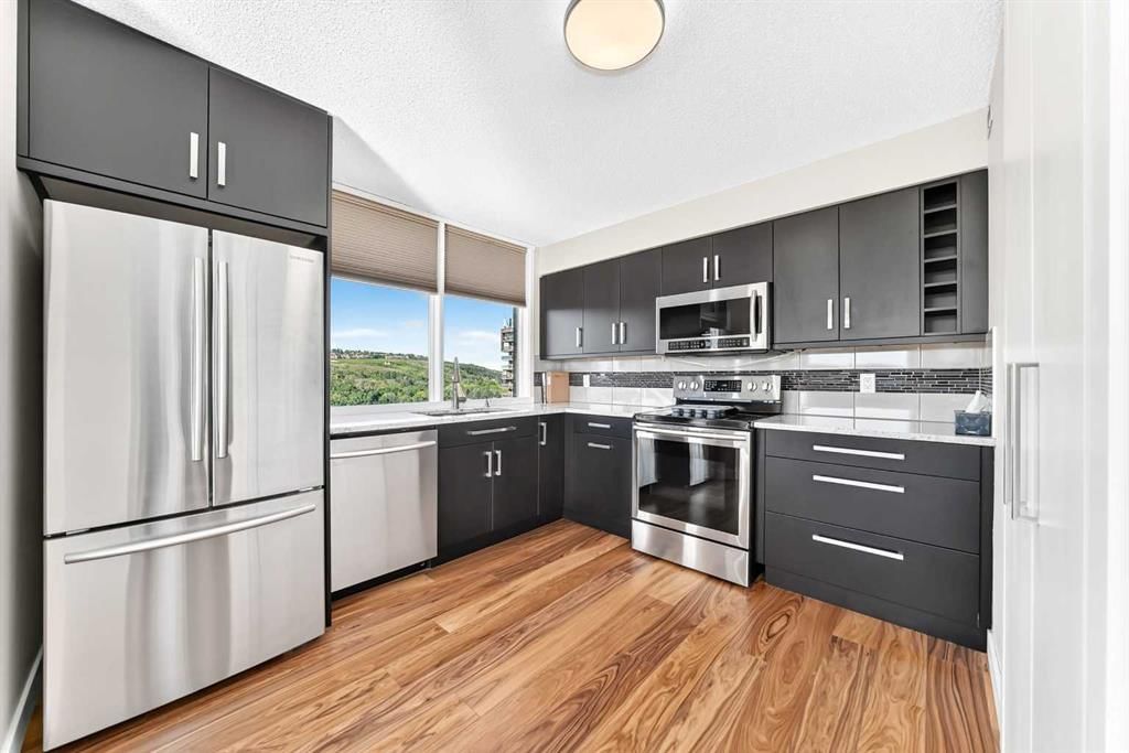 1708, 145 Point Drive NW, Calgary — photo 3 of 38