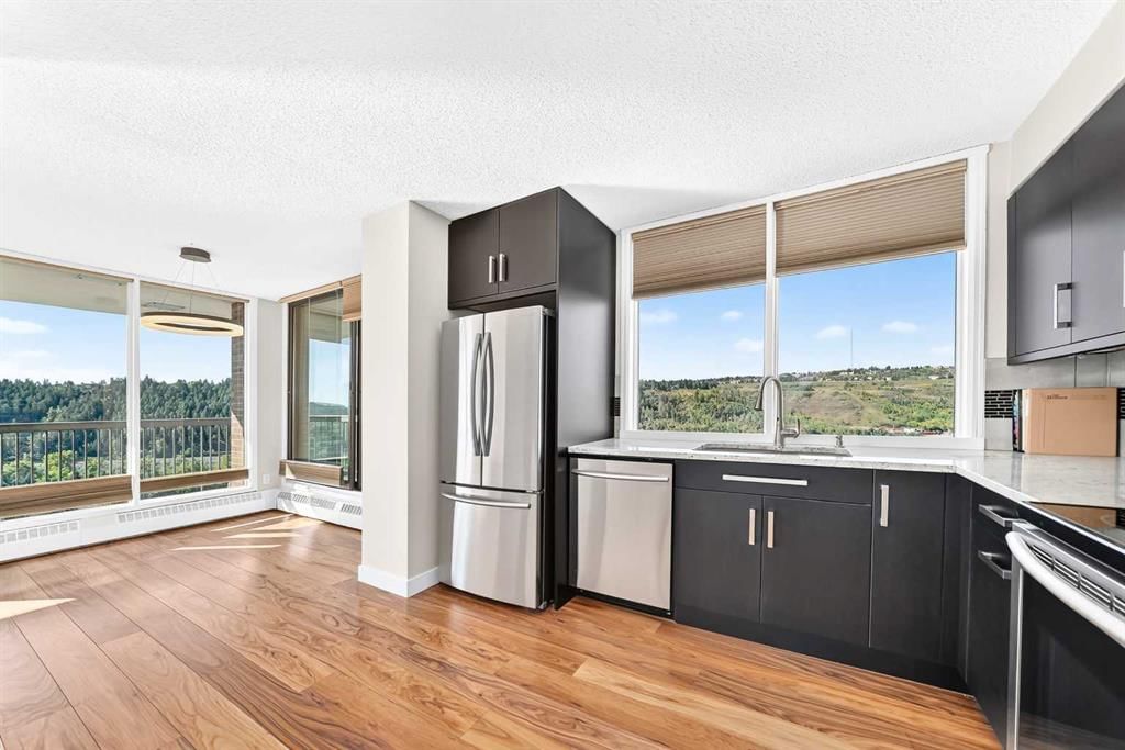1708, 145 Point Drive NW, Calgary — photo 4 of 38