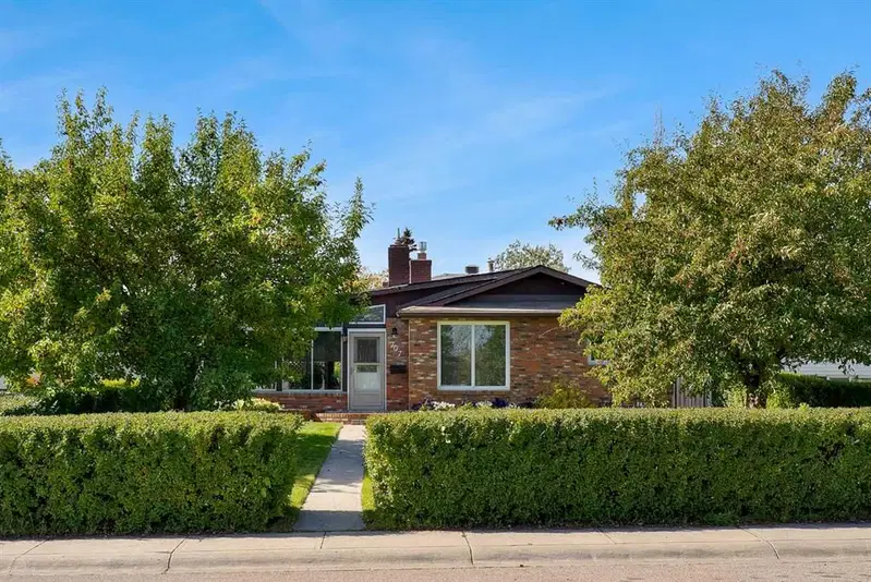 707 Fortalice Crescent SE, Calgary — home for sale