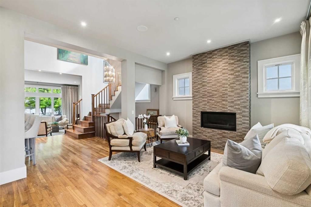 3202 Vercheres Street SW, Calgary — photo 4 of 50