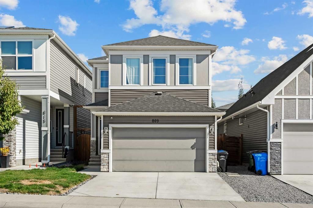 809 Seton Circle SE, Calgary — main listing photo
