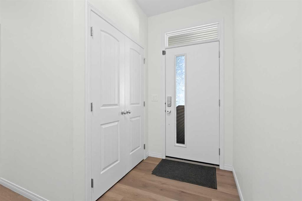 809 Seton Circle SE, Calgary — photo 2 of 34