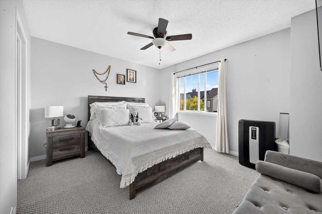 121 Everhollow Heights SW, Calgary — photo 4 of 36