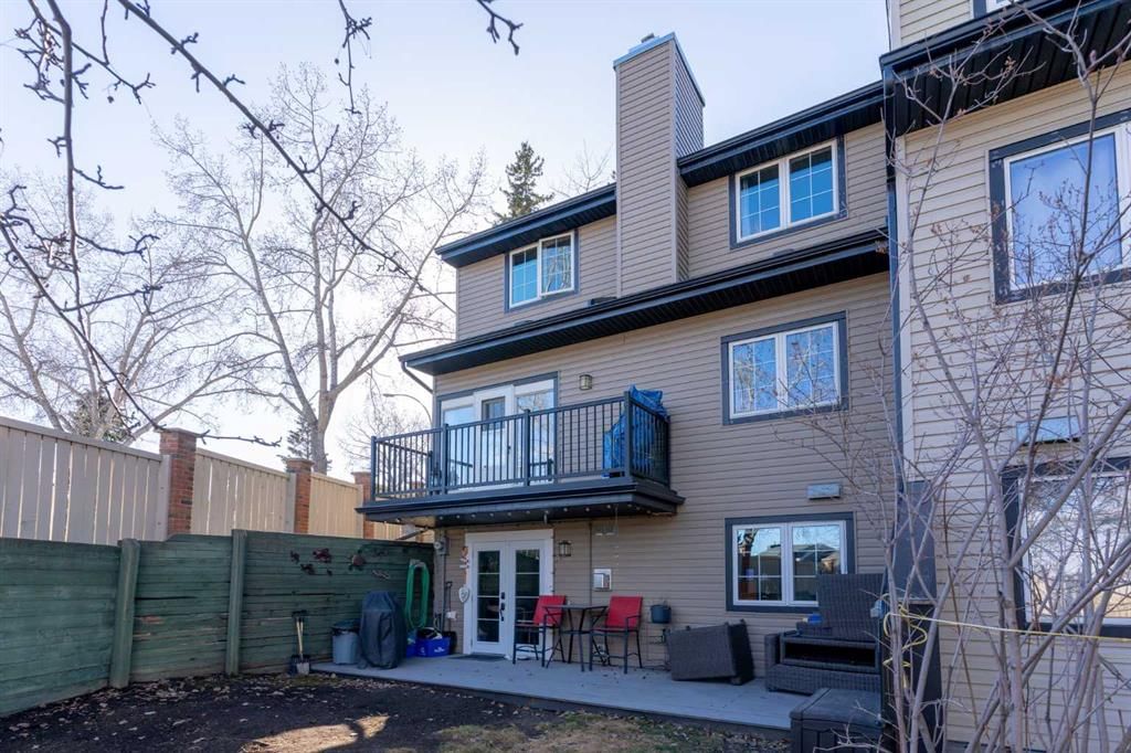 33, 448 Strathcona Drive SW, Calgary — photo 3 of 50