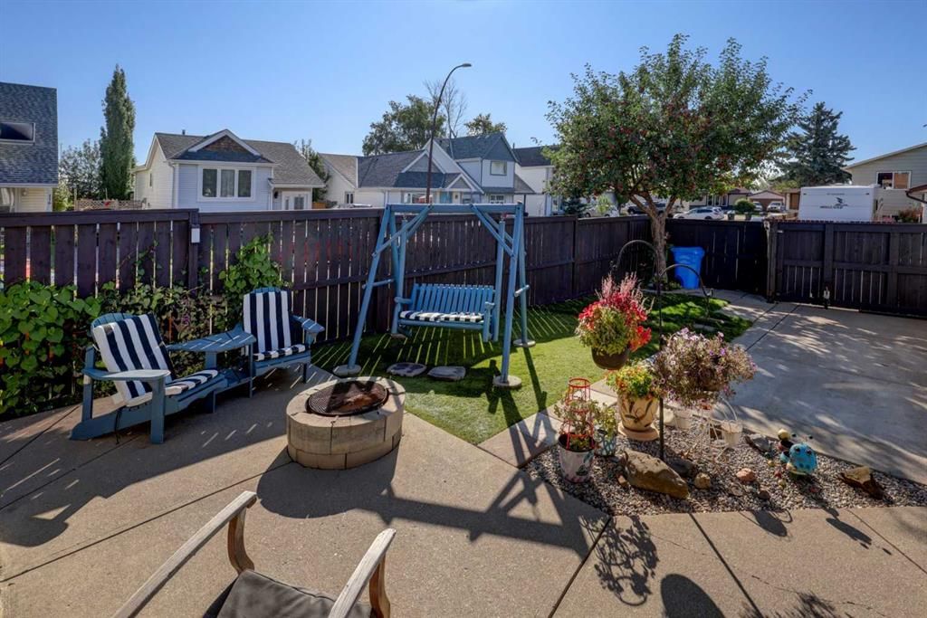 115 Aberfoyle Close NE, Calgary — main listing photo